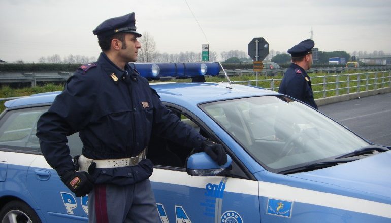 TENTOI TË VIDHTE SHTËPINË E NJË POLICI/ Shqiptari kapet pak metra ku…