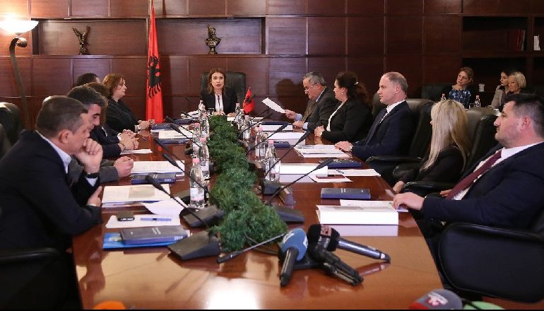 “NGËRÇI” NË GJYKATËN E LARTË/ KLGJ vendos për komisionet e përzgjedhjes së gjyqtarëve (EMRAT)