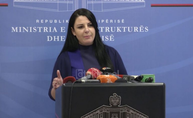 NDËRPRERJA E PPP/ Ministrja Balluku: Ndërtimi i aksit rrugor Thumanë-Kashar nuk do të…
