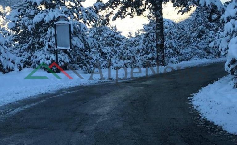 “LLOGARAJA E VESHUR ME TË BARDHA”/ Ja si duket PERLA e Shqipërisë e MBULUAR me borë (FOTO)