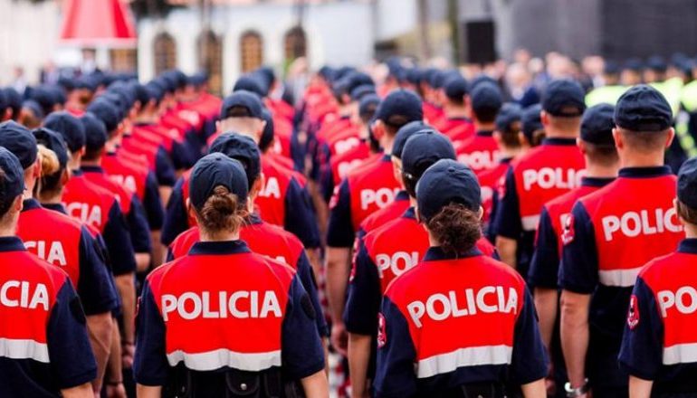 PARALAJMËROHET “FURTUNË” NË POLICI/ Diskutohet rikthimi në detyrë për 5 shefa komisariatesh