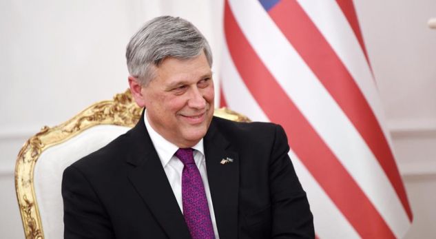 TAKSA 100 % NDAJ SERBISË/ Ambasadori i SHBA-së: Qëndrimi ynë lidhur me taksën nuk…