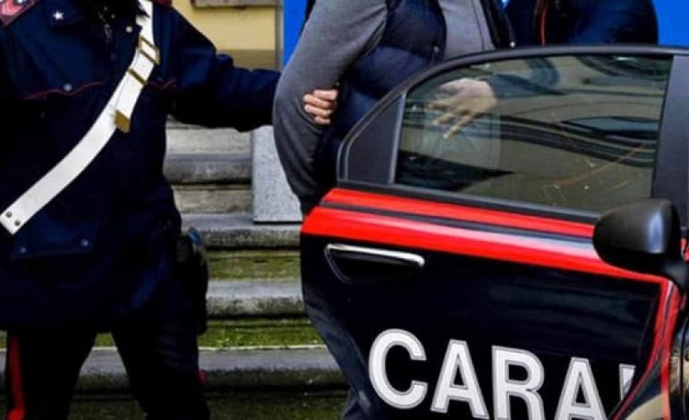 ISHTE I DËNUAR PËR VRASJE/ Kapet si turist në aeroportin italian. Ishte me…