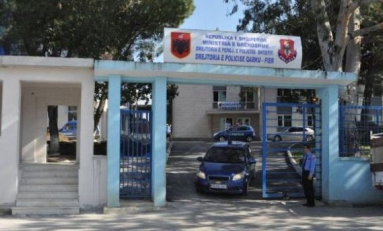 “KËRCASIN PLUMBAT”/ Të shtëna me armë zjarri drejt një lokali në Fier. Dyshohet se..