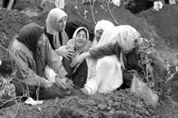 DËSHMIA RRËNQETHËSE E NËNËS ÇAME/ I ruaj ende FLOKËT e djalit që ma VRANË grekët para syve