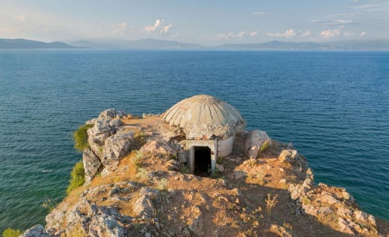 REPORTAZHI I “FORBES”/ Shqipëria, biznes me bunkerët e braktisur të komunizmit