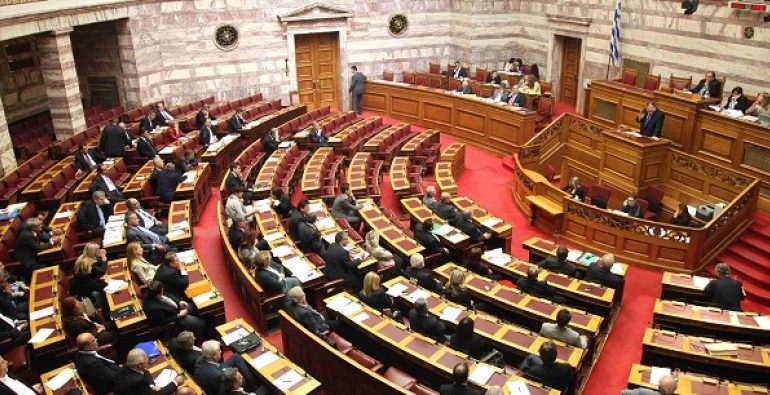 “MARRËVESHJA E PRESPËS”/ Parlamenti grek miraton amendamentin me 135 vota PRO