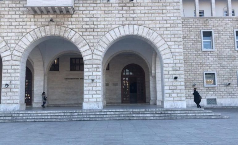 PROTESTA DREJT MBYLLJES/ Potësimi i 8 kërkesave i ka bërë, studentët të kthehen në auditore