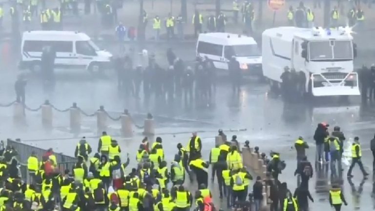 Prapa jelekëverdhëve, frika e të paturit gjithnjë e më pak