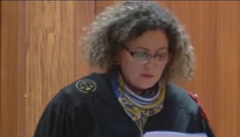 PASAPORTAT FALSE PËR SHBA DHE KANADA/ Seancë maratonë te Krimet e Rënda, jepen masat e sigurisë për 32 të arrestuarit