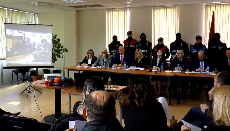 “LULET E PRANVERËS”/ Skuadra e përbashkët godet 4 grupe në Itali dhe Shqipëri, 27 të arrestuar, 12 shqiptarë