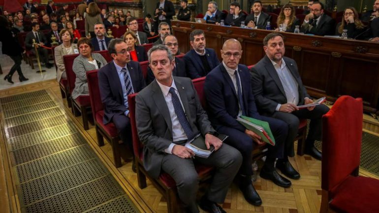 PAVARËSIA E KATALONJËS/ Ish-zyrtarët rrezikojnë deri në 25 vjet burg