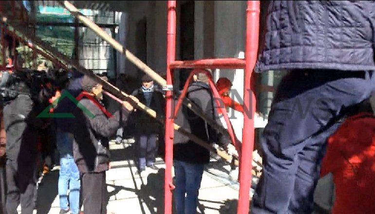 LLESHAJ BËRI THIRRJE PËR NDALIMIN E DHUNËS/ Reagon PD: Mos na provoko