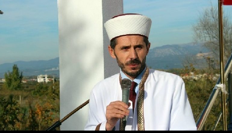 ZGJEDHJA PËR KREUN E RI TË KOMUNITETIT MYSLIMAN/ Myftiu i Tiranës zyrtarizon kandidaturën: Një mesazh për besimtarët dhe për…