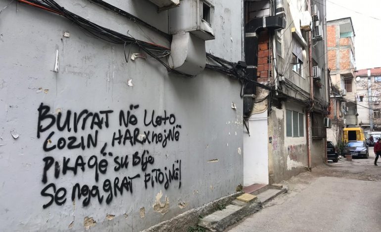 “BURRAT HARXHOJNË, GRATË FITOJNË”/ Nga poetët e sektit të humbur të bllokut