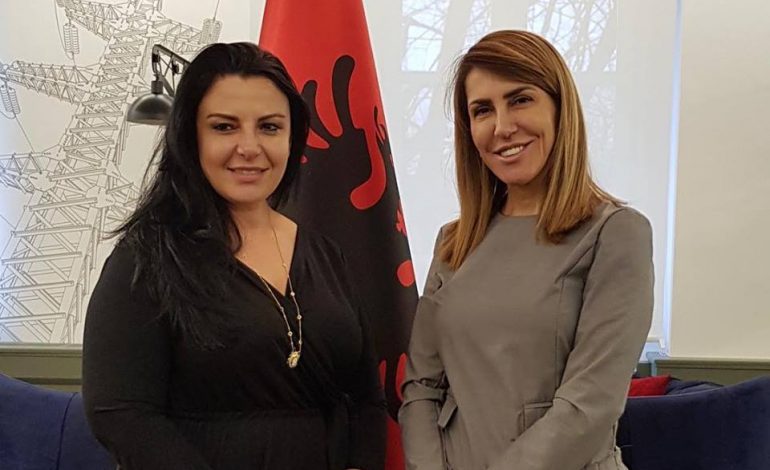 “KY VIT ËSHTË…”/ Majlinda Bregu takim me ministrat e rinj (FOTOT)