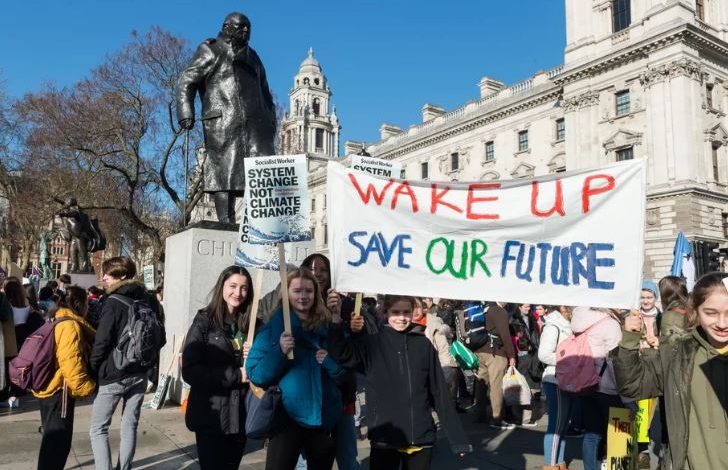 NGROHJA GLOBALE/ Studentët francezë bojkotojnë mësimin, protestojnë…