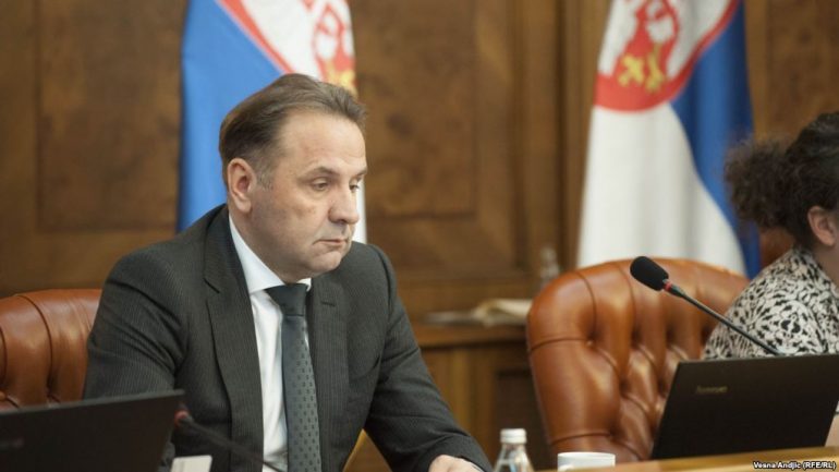 TAKSA 100%/ Ministri serb: Malli serb e gjen rrugën për në Kosovë