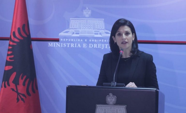 FURTUNË NË HIPOTEKËN E DURRËSIT/ Ministrja Gjonaj: Hiqen nga puna 6 zyrtarë të tjerë