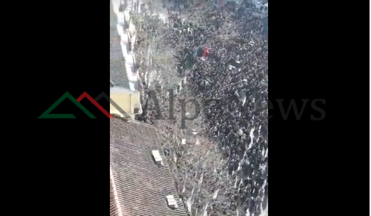 “PARA PARLAMENTIT”/ Ja pjesëmarrja reale e protestuesve të opozitës (VIDEO)