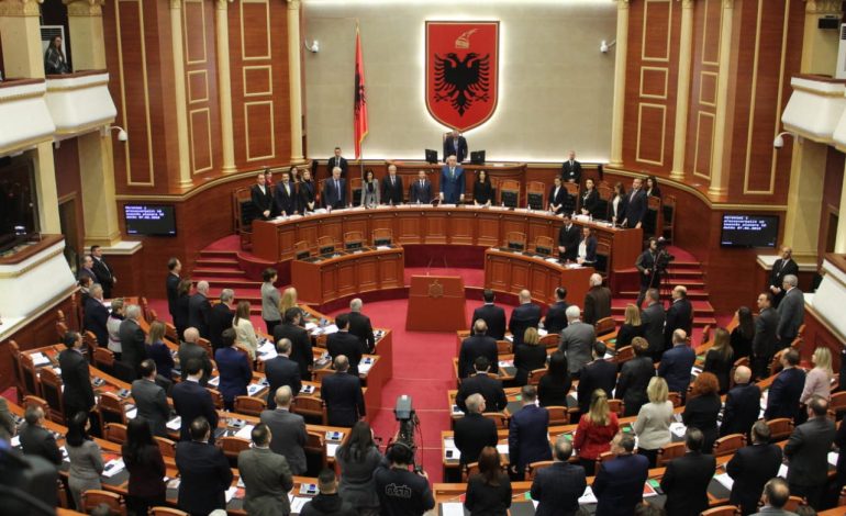 TRAGJEDIA NË MAQEDONINË E VERIUT/ Rama në parlament: Jemi pranë familjeve