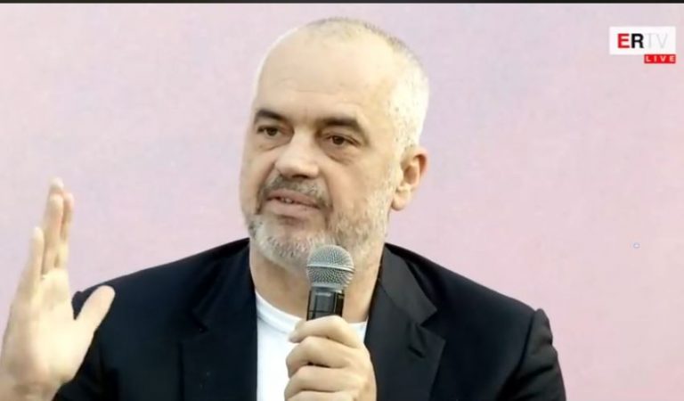 “MONIKËS DO I KISHTE RËNË RRUFEJA”/ Kryeministri për protestuesit: Janë qorra. Shkojnë mbrapa Lulit, se…