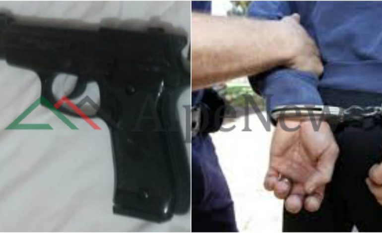 “ARMË DHE FISHEKË NË BANESË”/ Burri RREH graun, pas mbërritjes së policisë i gjendet…