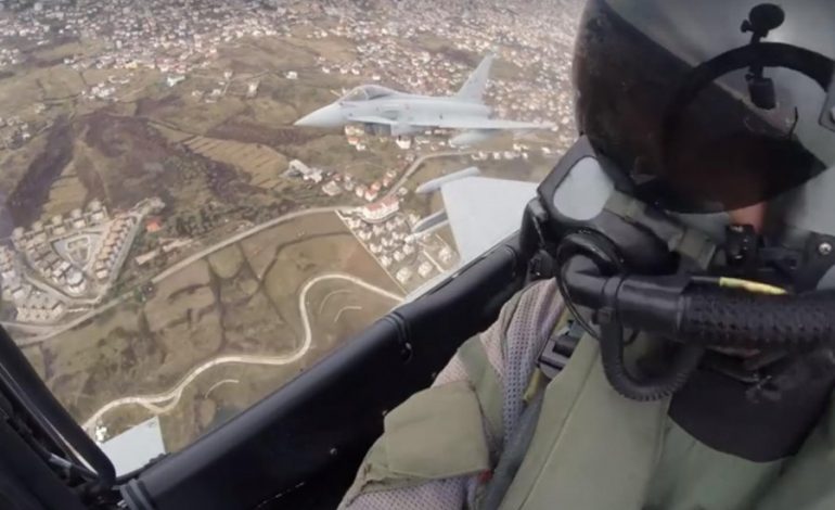 PAMJET SPEKTAKOLARE/ Tirana e parë nga avionët e NATO-s (VIDEO)