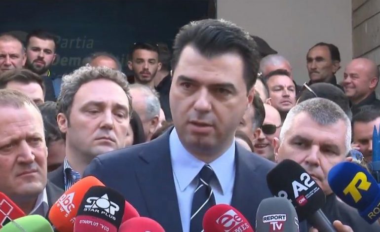 VIDEO-LAJM/ Incidenti i ish-deputetit Basha me qytetarin në Shkodër: Çfarë do ti këtu?!