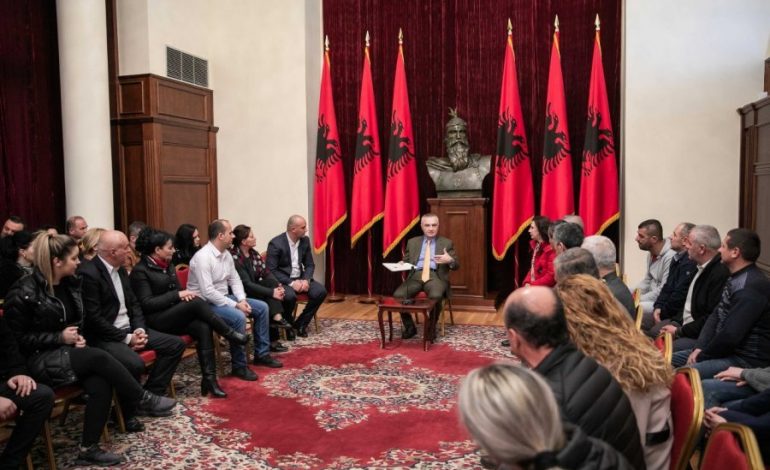 “DRITËHIJET”/ Ku “fut UJË” qendrimi i Presidentit Meta “SI DREJTUES OPOZITE” për “Unazën e Re”