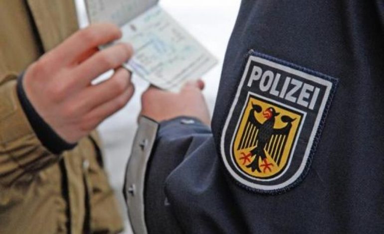 “POTHUAJSE E MBYTI ME RRIPIN E…”/ Tentoi të vriste policin gjerman, del para gjykatës shqiptari