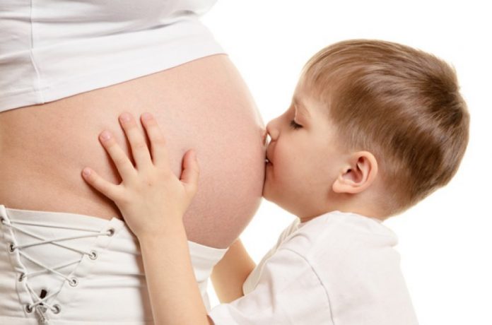 NJË FËMIJË I DYTË? Ja sa KOHË i duhet gruas ta marrë veten pas shtatzënisë