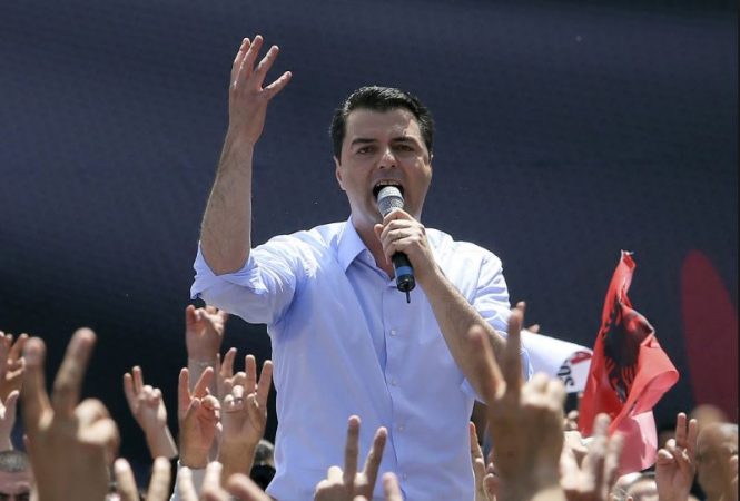 PROTESTA E OPOZITËS/ Basha për “Associeted Press”: Beteja civile do të vijojë