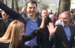 “BAC, U KRY”/ Monika Kryemadhi përplas duart me Gazment Bardhin