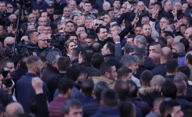 “AKSIONI” OPOZITAR VAZHDON/ Zbardhet data e protestës së ardhshme