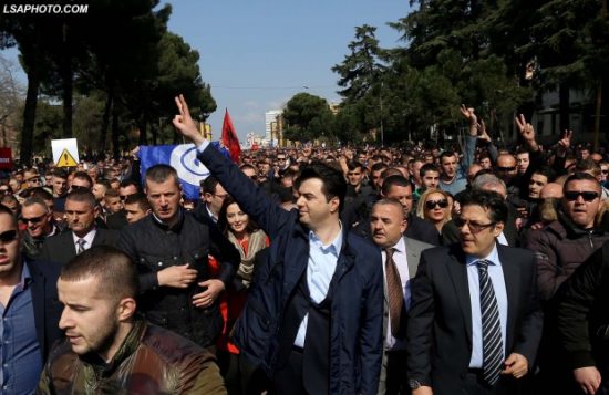 PROTESTA E OPOZITËS/ Shifrat e PD. 4500 qytetarë nisen nga Vlora, aty ku Basha nuk mblodhi dot as 100