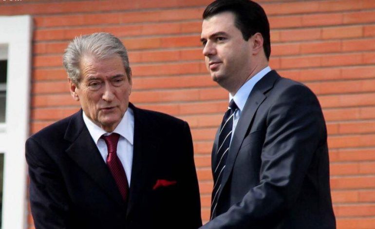 BERISHËS I “DEKONSPIRUAN” DY DATËLINDJET E TIJ/ Tërbohet kundër regjistrit të zgjedhësve: Të dhënat e shqiptarëve në…