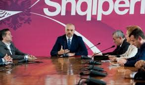 LARGIMI I OPOZITËS/ Rama: Parlamenti vijon. Balla: Të enjten, KLGJ dhe KLP