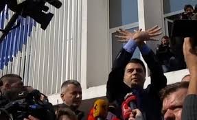DY INTERPRETIMET/ Si po hyn Lulzim Basha “fuqishëm” në tregun muzikor! (VIDEO)