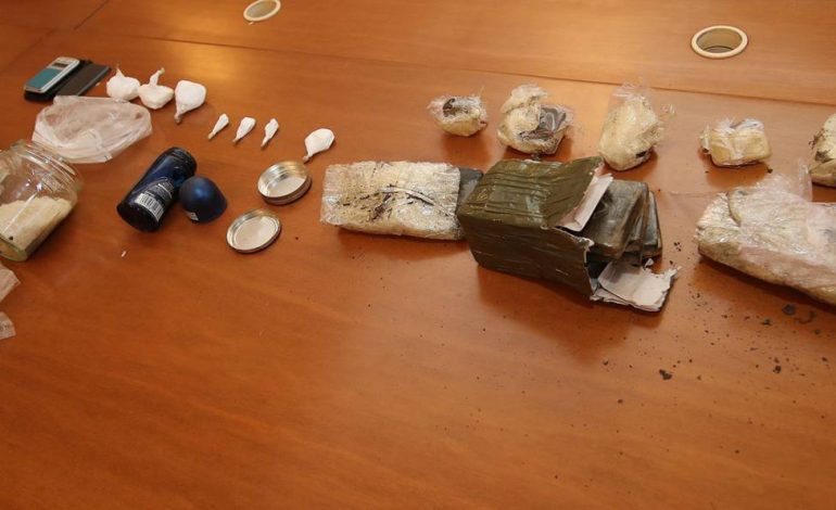 DHJETËRA-MIJËRA EURO DROGË/ Si e pësoi kontraktori SHQIPTAR dhe grupi (FOTO)