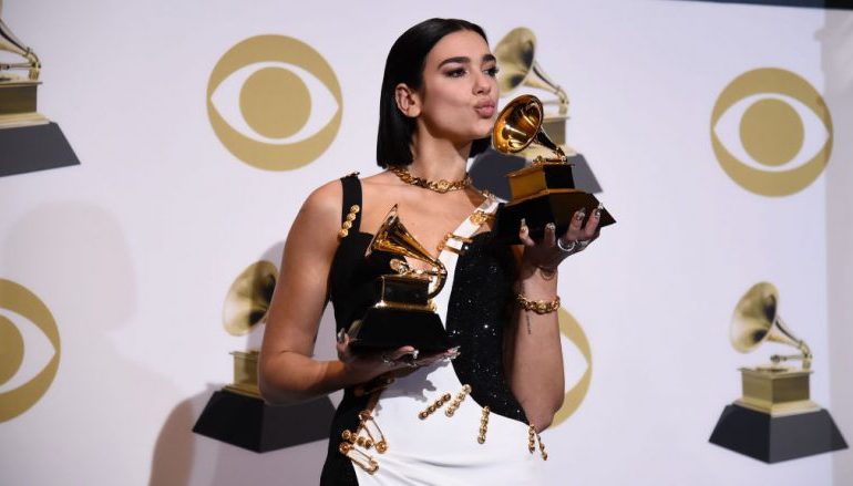 RRËMBEU 2 ÇMIME” GRAMMY”/ “Daily Mail” shkruan për DUAN: Përshëndetja që bëri kur fitoi…