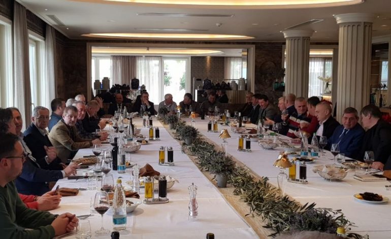 NGA ILIR META,BAMIR TOPI TEK VANGJUSH DAKO/ Të gjithë te festa e Bashkim Hoxhës (FOTO)