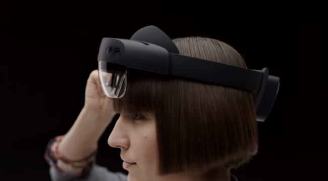 REVOLUCIONI TEKNOLOGJIK/ Microsoft zbulon syzet që iu lejojnë të “prekni hologramet”