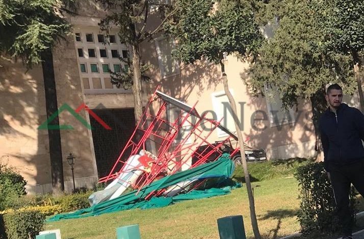 16 SHKURTI, NJË DITË MË VONË/ Çfarë lanë “pas” protestuesit dhe imazhi i trishtë i “KËRPUDHËS”