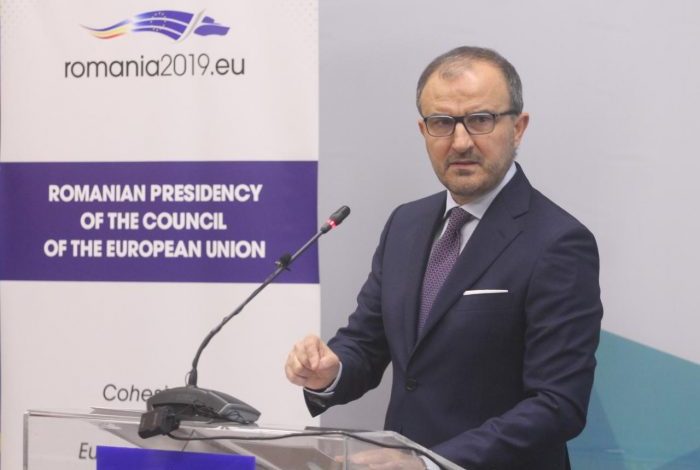MANDATET E OPOZITËS/ Ambasadori i BE: “Djegia” është hap KUNDËR reformës në drejtësi dhe integrimit në BE