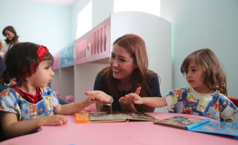 SITUATA E FRUTHIT/ Ministrja Manastirliu apel prindërve: Mos neglizhoni vaksinimin e fëmijëve