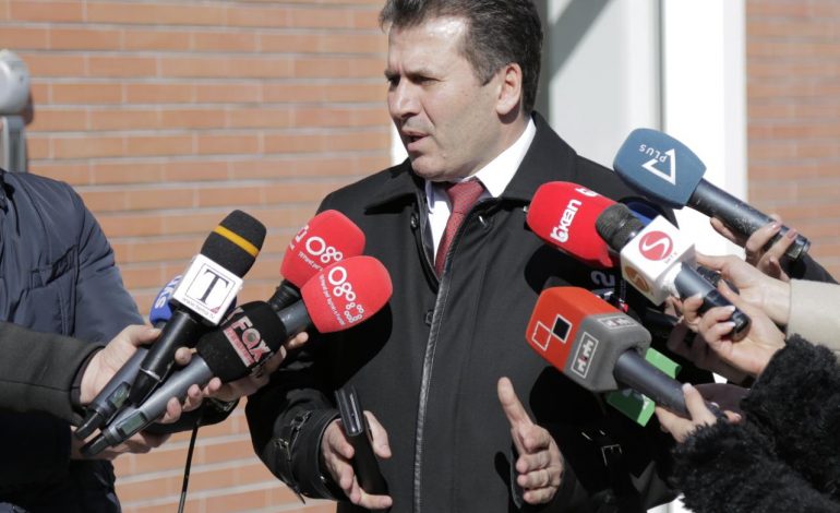 DJEGIA E MANDATEVE/ Fatmir Mediu firmos dorëheqjen në Parlament