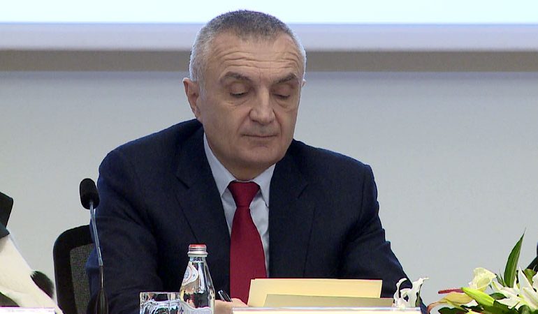 I SHMANGET SITUATËS POLITIKE/ Presidenti Meta: Lutje për paqe dhe vëllazërim…