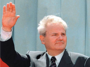 Zbardhen negociatat e fshehta mes ushtrisë serbe dhe NATO-s: Si u kërcënuan gjeneralët e Millosheviçit