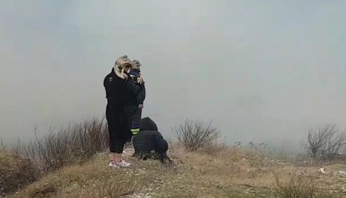 ZJARR NË ORIKUM/ Rrezikohen disa banesa aty pranë (FOTOT+ VIDEO)
